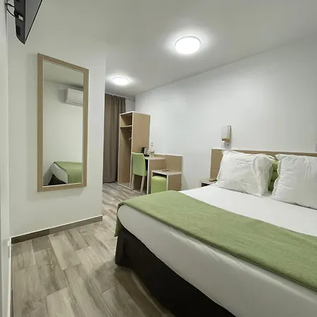Otel De La Herse D'or 3*