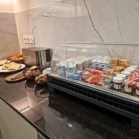 دي لا هيرس دور باريس
