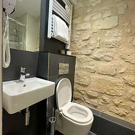 Otel De La Herse D'or 3*